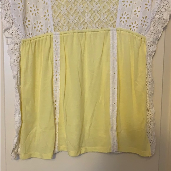 Nick & Mo Lace Top - Picture 6 of 6